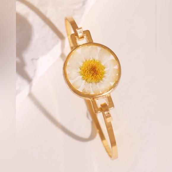 “Darling Daisy” Genuine Pressed Preserved Dried Gold Flower Floral Summer Bangle - Picture 2 of 13